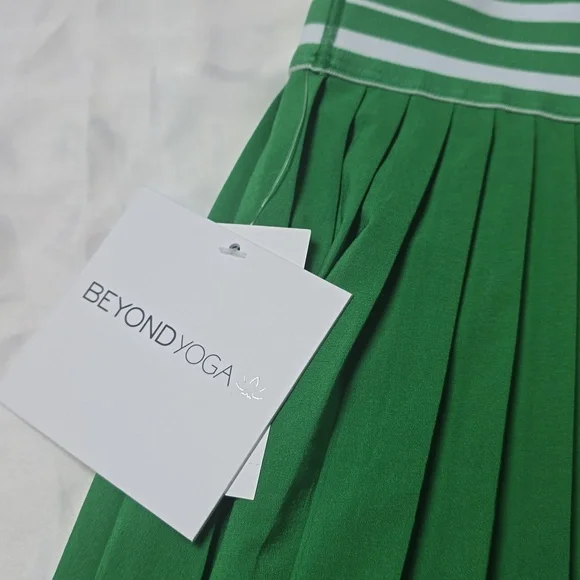 Beyond Yoga If You Pleats Elastic Green Mini Women's Skirt Size Small NwT. - Picture 8 of 10